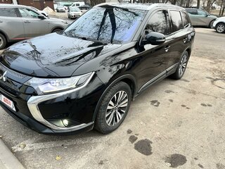 2019 Mitsubishi Outlander III Рестайлинг 3, чёрный, 2250000 рублей, вид 4