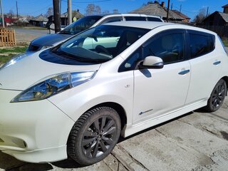 2012 Nissan Leaf I (ZE0/AZE0), белый, 600000 рублей, вид 2