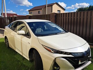 2019 Toyota Prius PHV ZVW52 Prime IV (XW50), белый, 2500000 рублей, вид 3