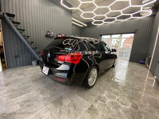 2018 BMW 1 серии 118i II (F20/F21) Рестайлинг 2, чёрный, 1580000 рублей, вид 3