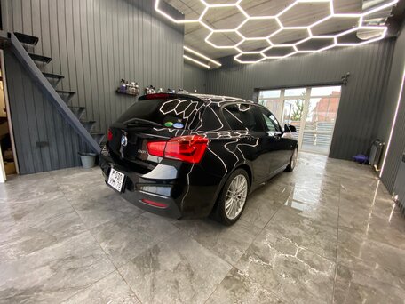 2018 BMW 1 серии 118i II (F20/F21) Рестайлинг 2, чёрный, 1590000 рублей, вид 3