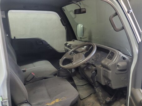 1995 Isuzu Elf (N-series), белый, 1300000 рублей, вид 1