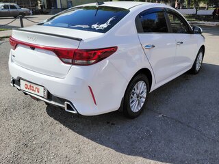 2021 Kia Rio IV Рестайлинг, белый, 1550000 рублей, вид 4