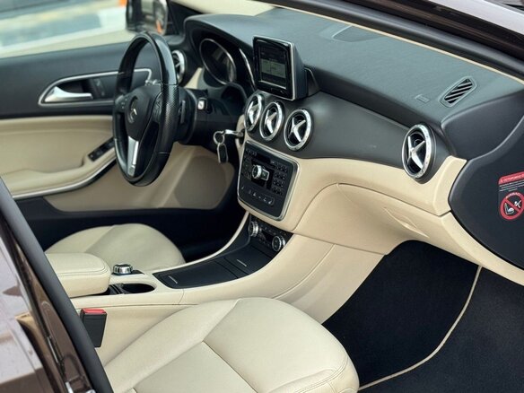 2014 Mercedes-Benz GLA 200 I (X156), коричневый, 1599999 рублей - вид 14