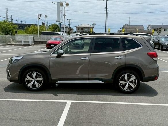 2020 Subaru Forester MHEV V, коричневый, 2120000 рублей - вид 4