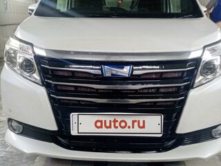2015 Toyota Noah III (R80), белый, 1920000 рублей, вид 1