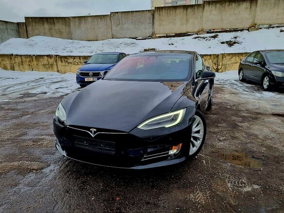 2017 Tesla Model S 90D I Рестайлинг, чёрный, 3150000 рублей - вид 5