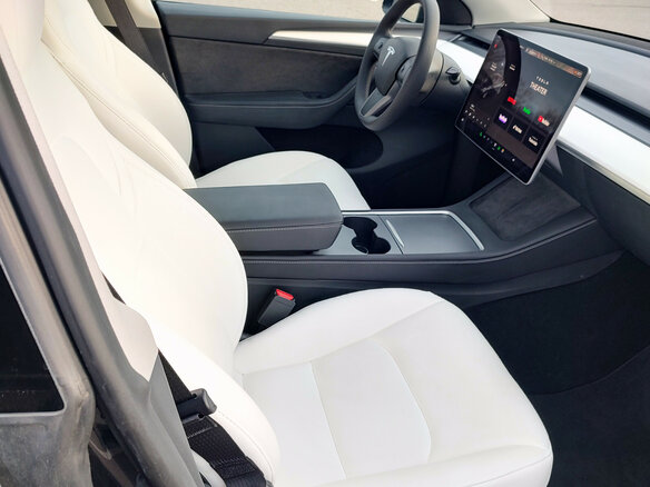 2024 Tesla Model Y Long Range Dual Motor I, серый, 3400000 рублей - вид 6