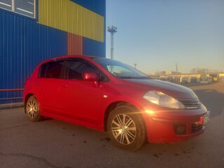 2011 Nissan Tiida I Рестайлинг, красный, 900000 рублей, вид 1