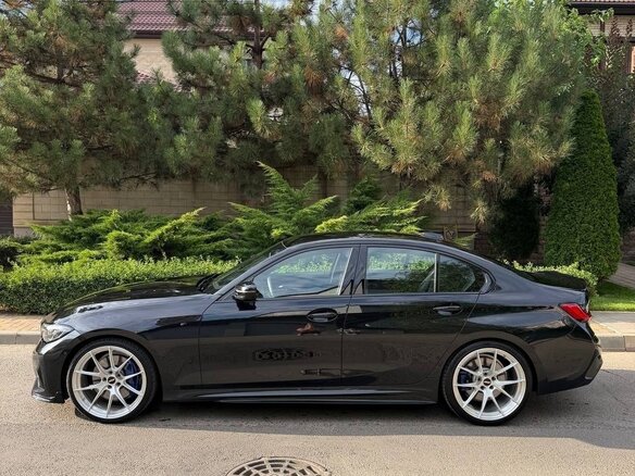 2021 BMW 3 серии 330i VII (G2x), чёрный, 5000000 рублей - вид 2