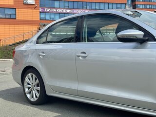 2014 Volkswagen Jetta VI Рестайлинг, серебристый, 1300000 рублей, вид 5
