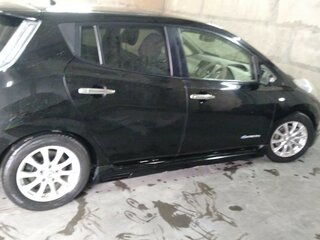 2012 Nissan Leaf I (ZE0/AZE0), чёрный, 700000 рублей, вид 4