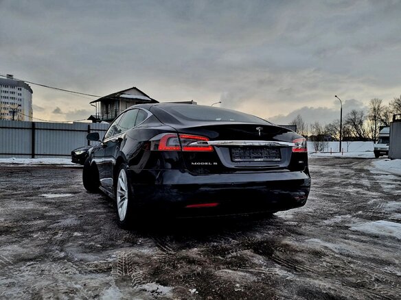 2017 Tesla Model S 90D I Рестайлинг, чёрный, 3150000 рублей - вид 9