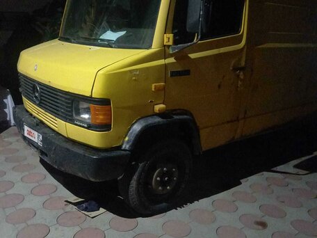 1989 Mercedes-Benz T2, жёлтый, 500000 рублей, вид 4