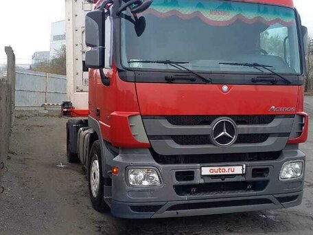 2017 Mercedes-Benz Actros, красный, 5000000 рублей, вид 4