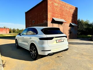 2019 Porsche Cayenne III, белый, 5631000 рублей, вид 3