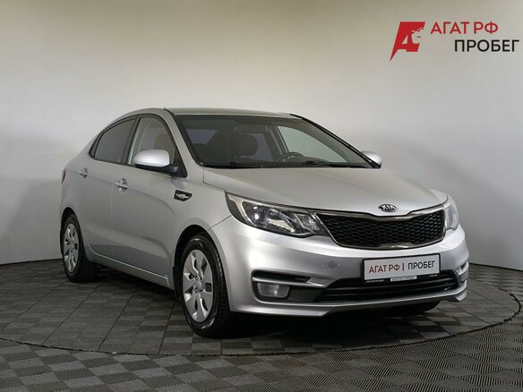 2015 Kia Rio III Рестайлинг, серый - вид 2