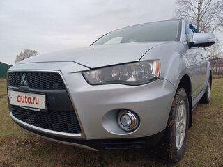 2011 Mitsubishi Outlander II Рестайлинг, серебристый, 1299000 рублей, вид 2