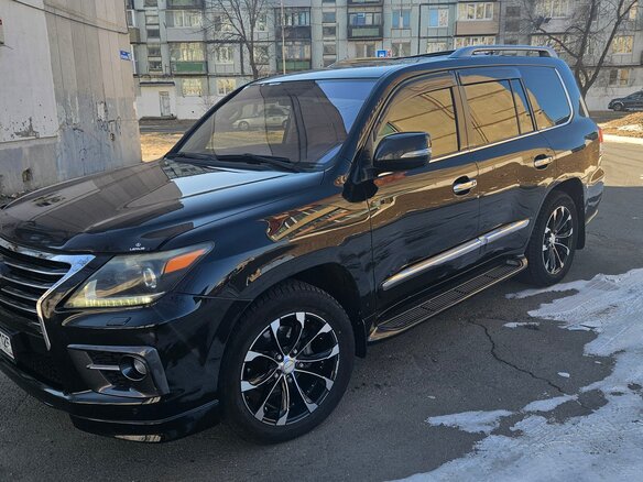 2013 Lexus LX 570 III Рестайлинг, чёрный, 6200000 рублей - вид 1