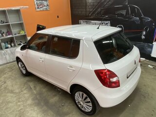 2013 Skoda Fabia II Рестайлинг, белый, 650000 рублей, вид 5