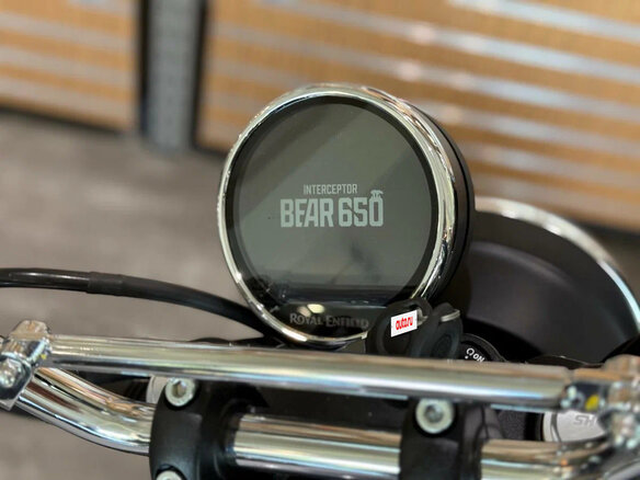 2026 Royal Enfield Bear 650, чёрный, 737000 рублей - вид 16