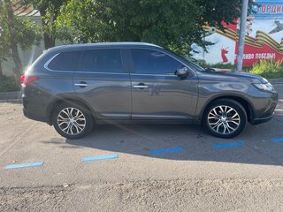 2016 Mitsubishi Outlander III Рестайлинг 2, серый, 2380000 рублей, вид 3