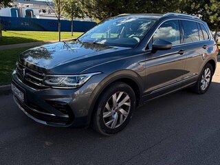 2021 Volkswagen Tiguan II Рестайлинг, серый, 2999000 рублей, вид 1