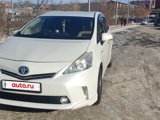 2013 Toyota Prius Alpha I (ZVW40/41), белый, 1350000 рублей, вид 2