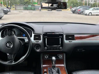 2014 Volkswagen Touareg II Рестайлинг, чёрный, 1750000 рублей, вид 5
