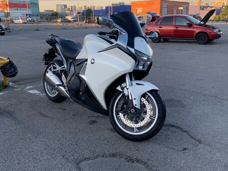 2011 Honda VFR 1200, белый, 719000 рублей, вид 1