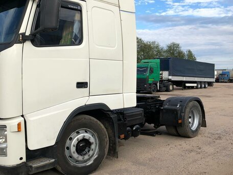 2007 Volvo FH, белый, 1952811 рублей, вид 3