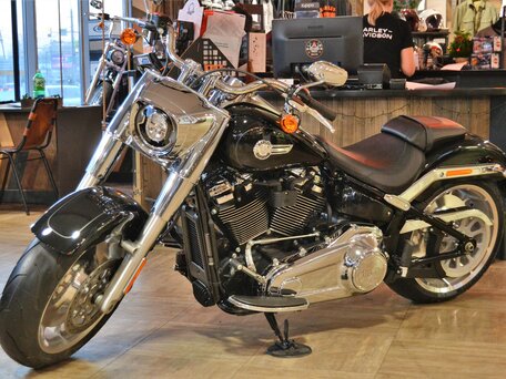 2024 Harley-Davidson Fat Boy, чёрный, 3600000 рублей, вид 2