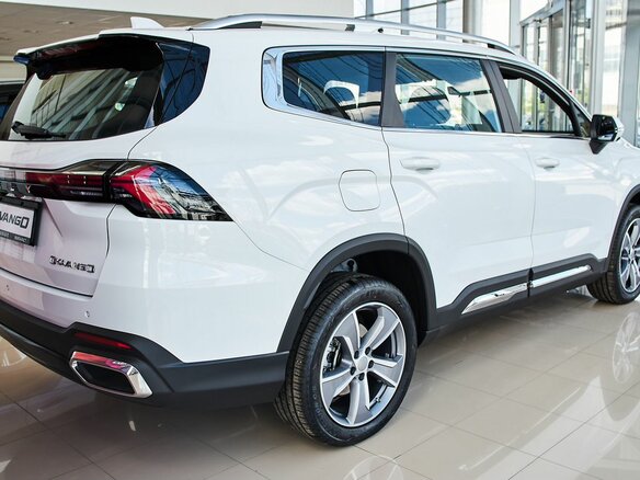 2026 Geely Okavango I Рестайлинг, белый, 4085990 рублей - вид 4