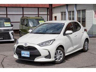 2022 Toyota Yaris IV, белый, 810069 рублей, вид 1