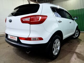 2011 Kia Sportage III, белый, 1450000 рублей, вид 3