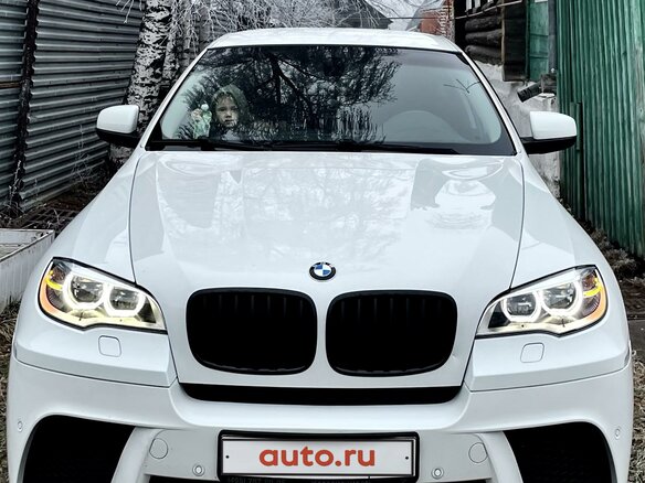 2013 BMW X6 35i I (E71) Рестайлинг, белый, 2800000 рублей - вид 5