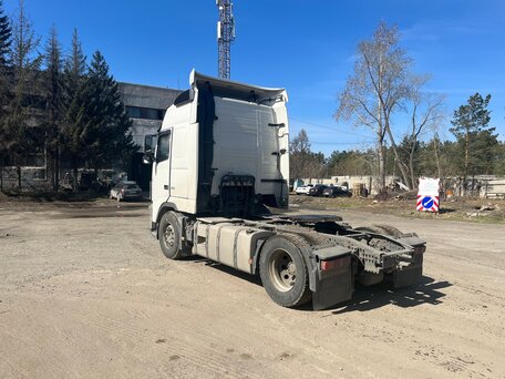 2012 Volvo FH, белый, 4300000 рублей, вид 4