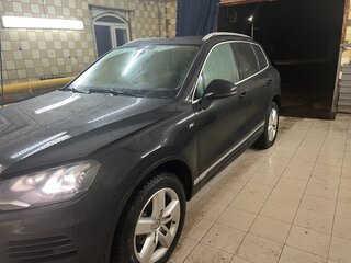 2014 Volkswagen Touareg II, чёрный, 2450000 рублей, вид 4