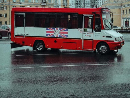 2001 Iveco Daily, красный, 1750000 рублей, вид 1