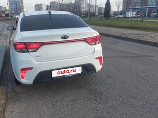 2019 Kia Rio IV, белый, 1680000 рублей, вид 4