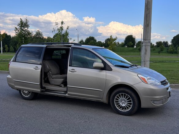 2005 Toyota Sienna II Рестайлинг, бежевый, 990000 рублей - вид 4