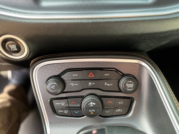 2014 Dodge Challenger R__T III Рестайлинг 2, белый, 5950000 рублей - вид 17