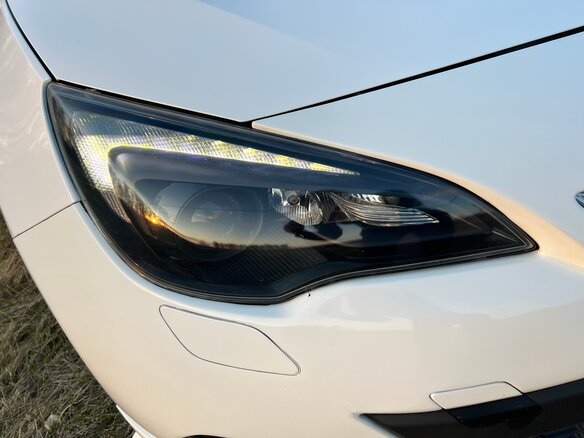 2013 Opel Astra GTC J Рестайлинг, белый, 1350000 рублей - вид 22