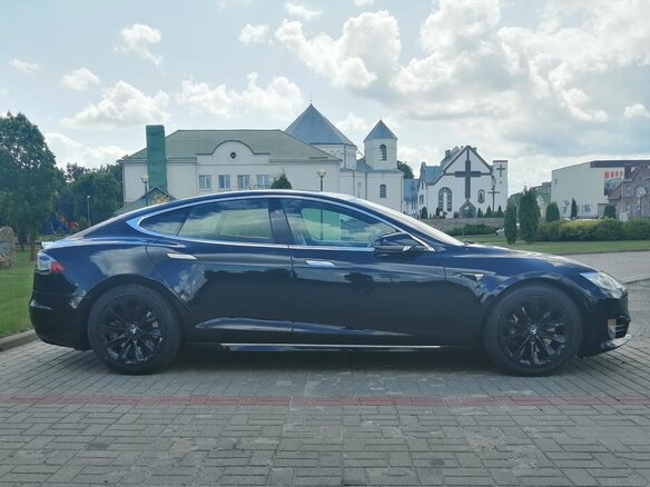 2018 Tesla Model S 100D I Рестайлинг, чёрный, 4270865 рублей - вид 3