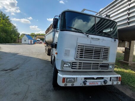 1998 International 9000 Series, белый, 1500000 рублей, вид 2