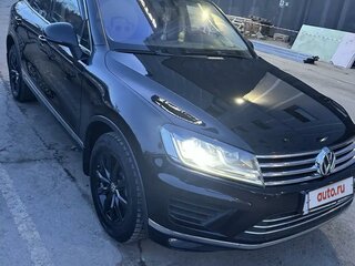 2015 Volkswagen Touareg II Рестайлинг, чёрный, 2400000 рублей, вид 2