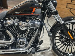 2022 Harley-Davidson Breakout, чёрный, 3250000 рублей, вид 4