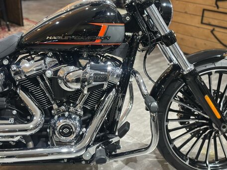 2022 Harley-Davidson Breakout, чёрный, 3300000 рублей, вид 4