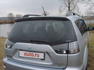 2011 Mitsubishi Outlander II Рестайлинг, серебристый, 1299000 рублей, вид 5