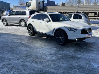 2011 Infiniti FX37 II (S51) Рестайлинг, белый, 2099000 рублей, вид 3